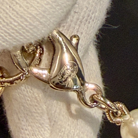 NEW Channel Pearl Necklace - Picture 10 of 12